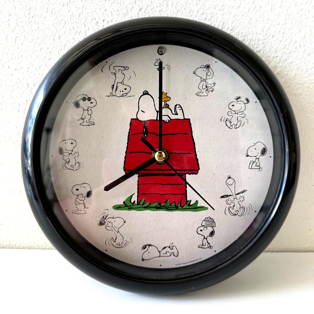 Peanuts Snoopy Woodstock Hourly "Linus & Lucy" Theme Song Clock 8" WORKING